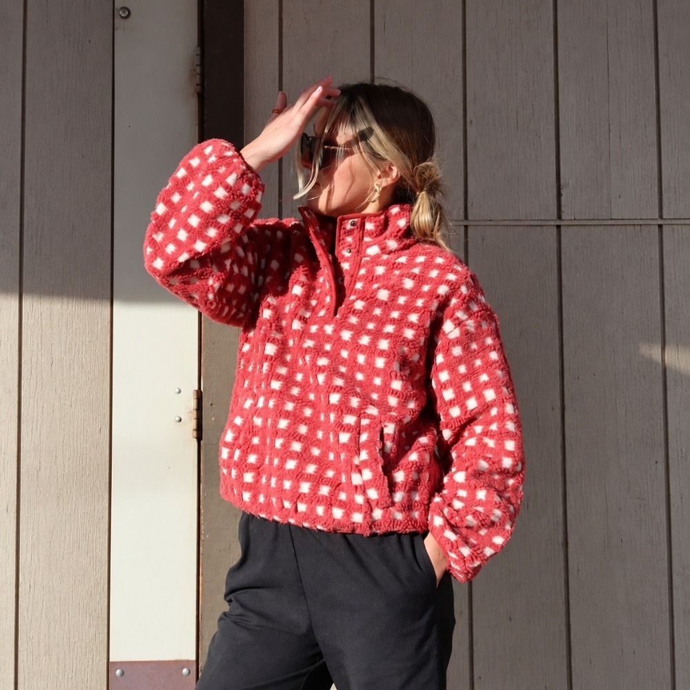 Midnight Lunch | Wyoming Gingham Sherpa Fleece Pullover in Signature Red | XL